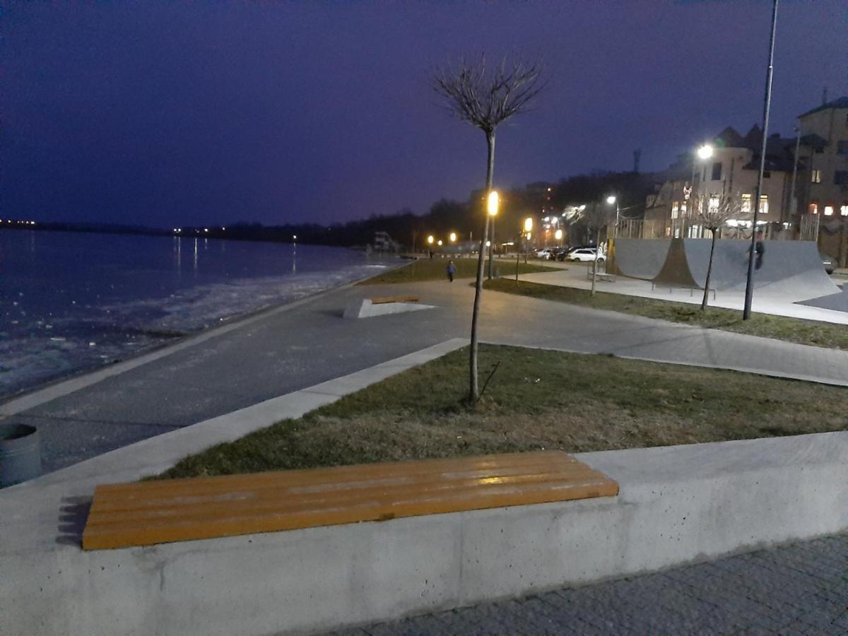 Стильна Квартира-Студія В Центрі Міста На Набережній Тернопил Екстериор снимка